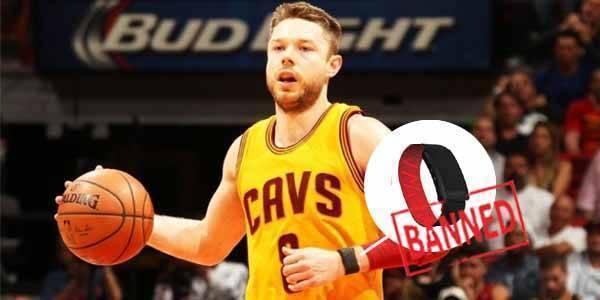 NBA被明令禁止的装备：喬丹AJ1鞋也被禁，黑面具不利裁判观察
