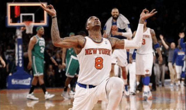NBA最經典的10大慶祝動作，阿里纳斯嚣张，哈登的很喜感