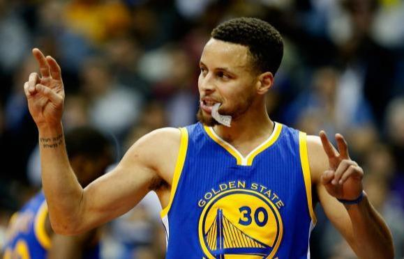 NBA最經典的10大慶祝動作，阿里纳斯嚣张，哈登的很喜感
