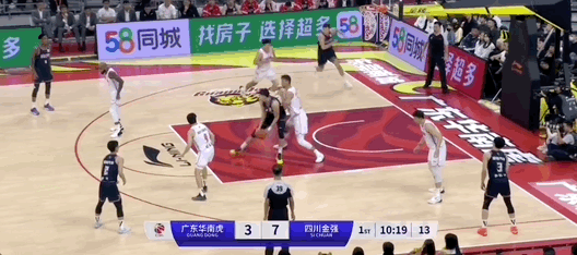 周琦CBA回归首秀表现_周琦cba首秀_周琦廣東生涯首秀
