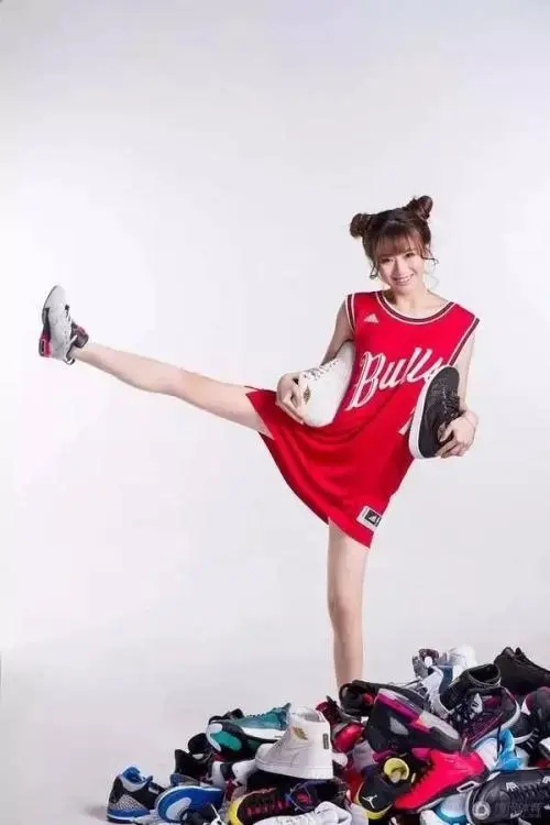 徐小溢_nba女主播小溢种子_:NBA女主播