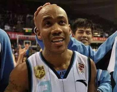 馬布裏 NBA 职业生涯薪资_馬布裏 CBA 总冠军经历_馬布裏是nba的吗