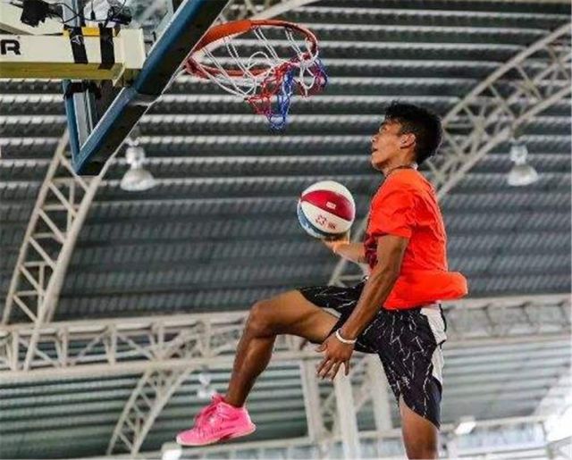 云南扣篮王 矣進宏 CBA全明星扣籃大賽_cba扣篮王