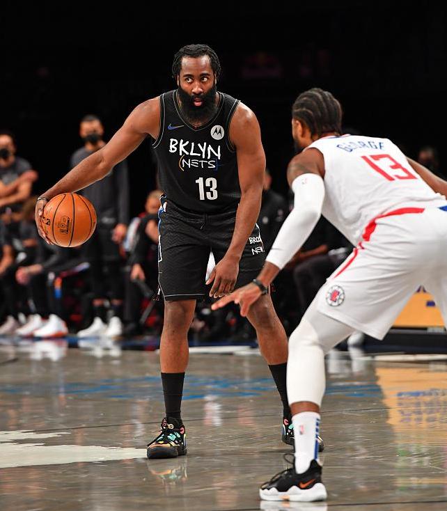 nba哈登绝杀_NBA哈登最后时刻爭議进攻_小乔丹补篮绝杀快船