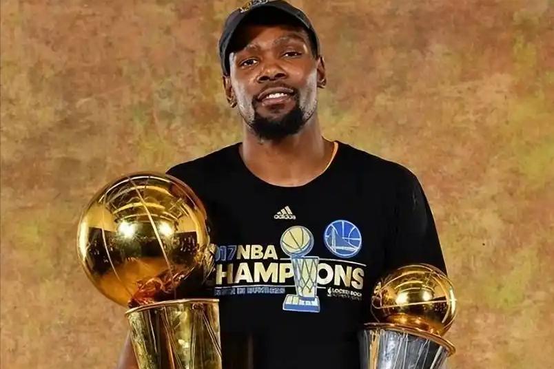 NBA75大巨星排名_2017nba球星排名_現役球員十大巨星