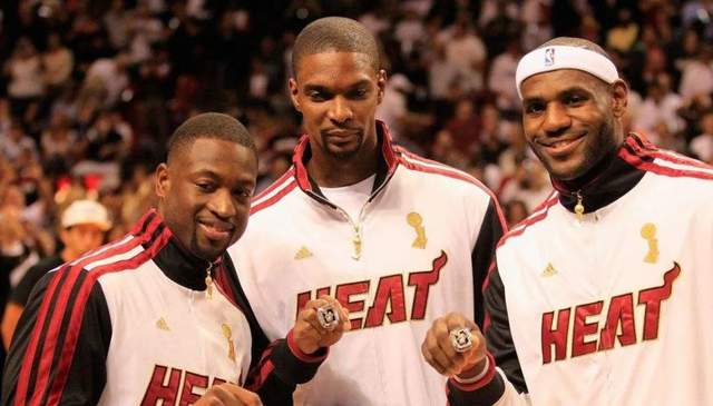 nba詹姆斯记录_勒布朗詹姆斯曆史得分王_勒布朗詹姆斯生涯回顾